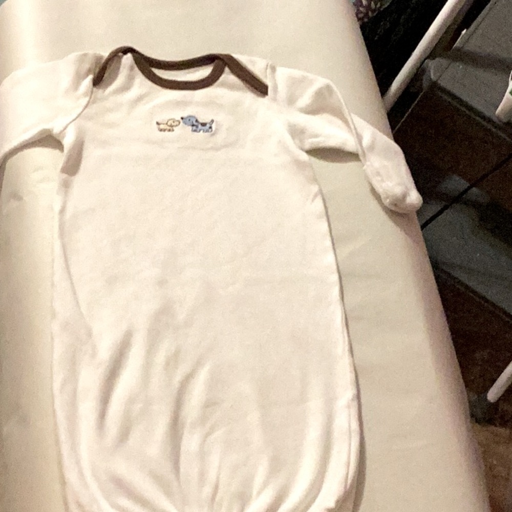 🐝3-6 month Baby cotton gown - Picture 2 of 4